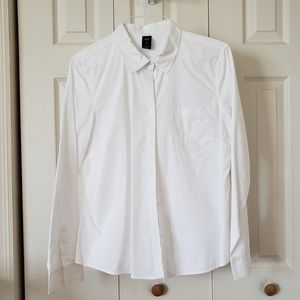 Classic GAP long-sleeve shirt